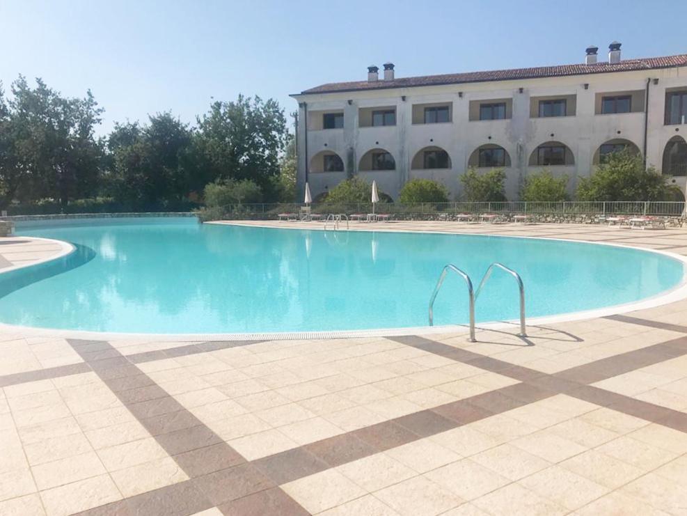 The Flowers - Apartments With Private Garden In Residence With Pool Manerba del Garda Extérieur photo