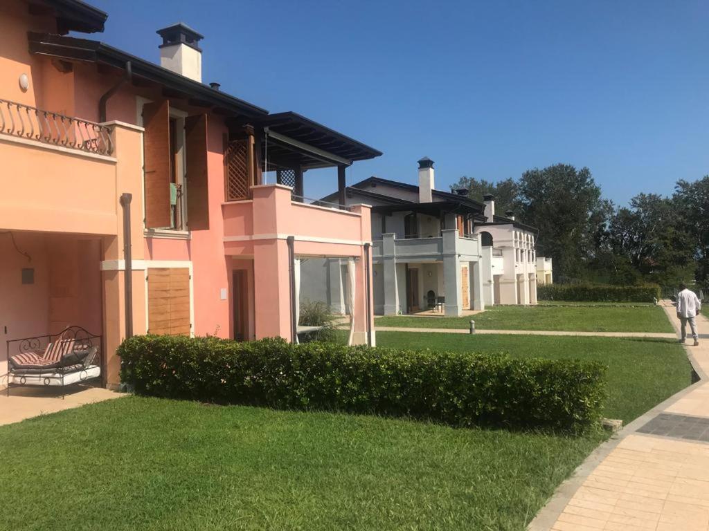 The Flowers - Apartments With Private Garden In Residence With Pool Manerba del Garda Extérieur photo